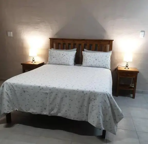 اتاق لوکس, Sunflower Self Catering