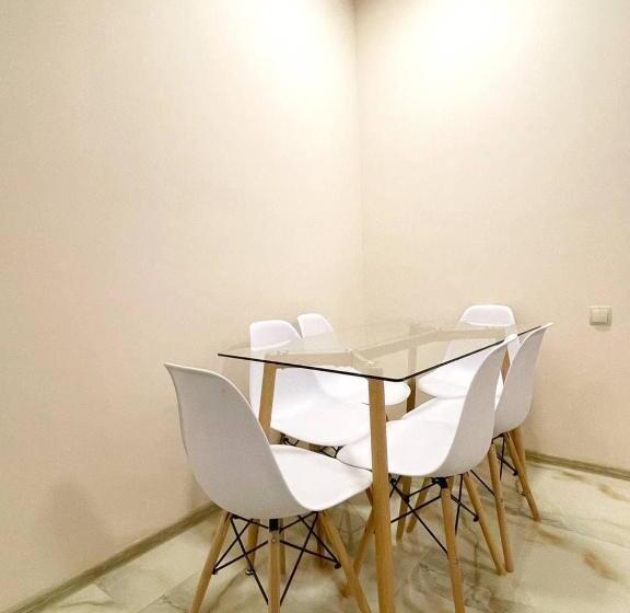 اتاق خانوادگی, Horizon Batumi Apart