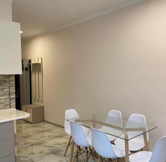 اتاق خانوادگی, Horizon Batumi Apart