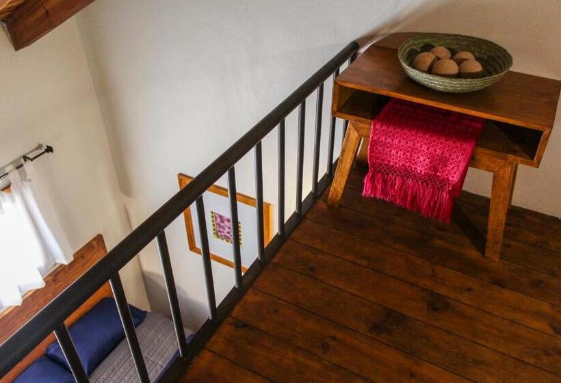 חדר סטנדרט לשלושה, María Del Tío Molcas