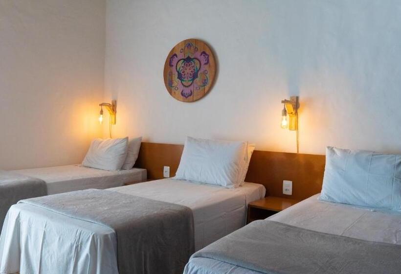 חדר סטנדרט לשלושה עם מרפסת, Pousada Rosa Tropicalia