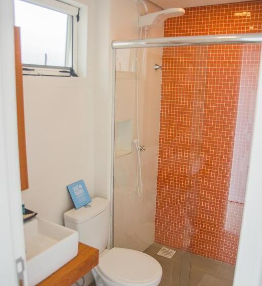 חדר סטנדרט לשלושה עם מרפסת, Pousada Rosa Tropicalia