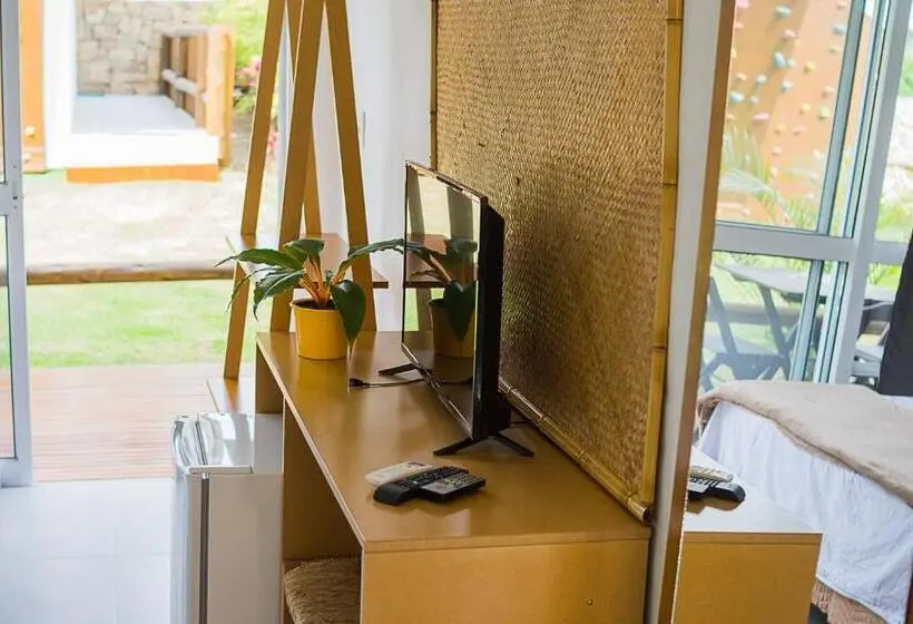 Standard Kolmen Hengen Huone Parveke, Pousada Rosa Tropicalia