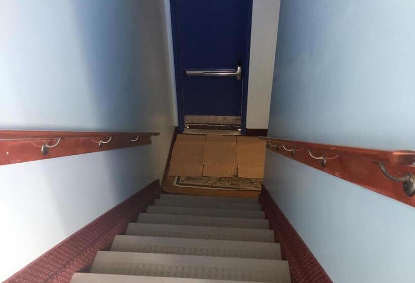 غرفة قياسية, Travel Inn & Suites