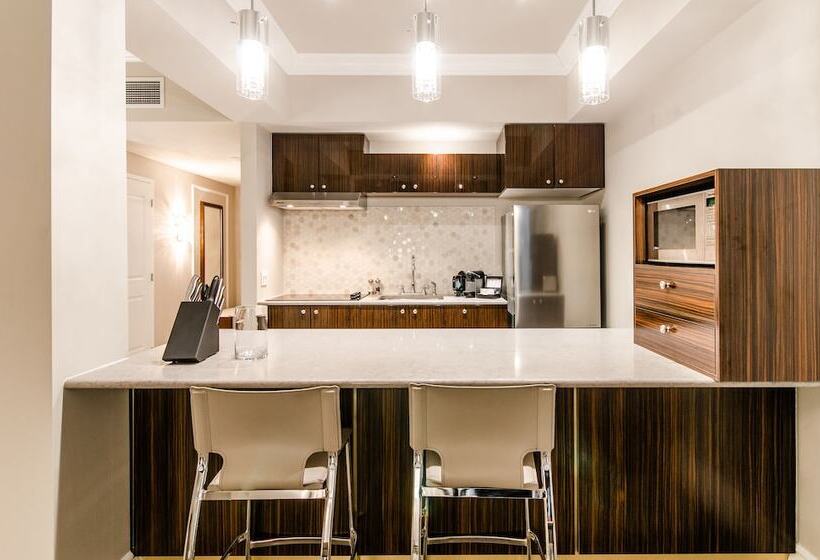 Люкс, Birks Montreal