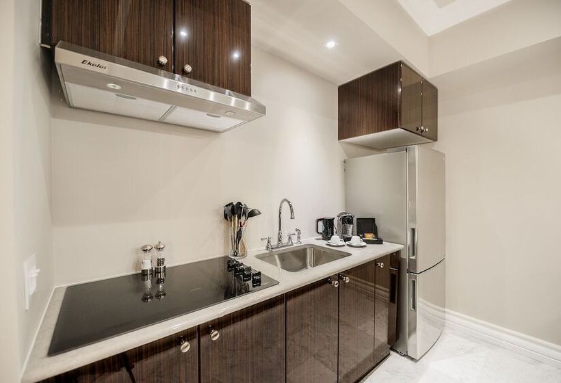 Люкс, Birks Montreal