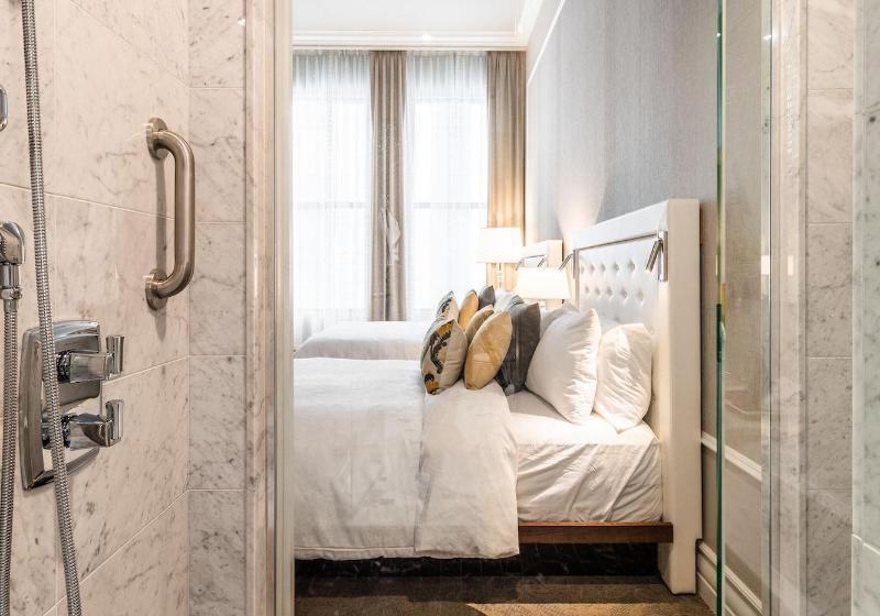 Классический Номер Вид на Сад, Birks Montreal