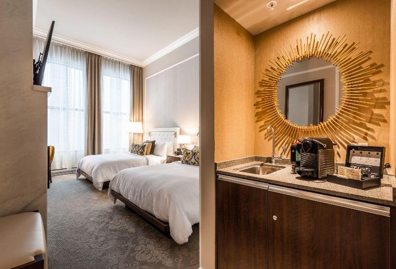 Классический Номер Вид на Сад, Birks Montreal