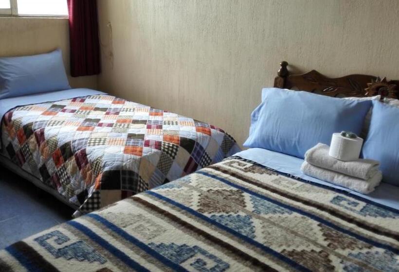 اتاق ساده سه‌ نفره, Chalet