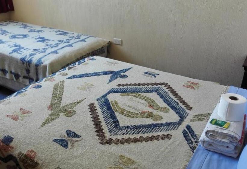 اتاق ساده سه نفره, Chalet