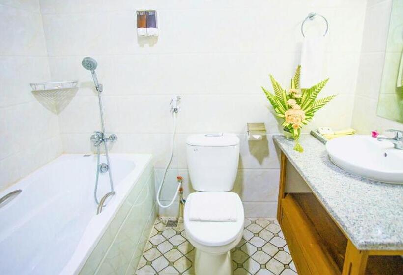 اتاق لوکس, Mandalay Lodge