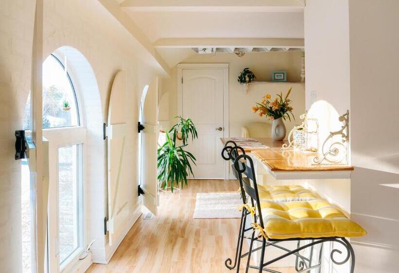 سوییت لوکس, Star Of The Sea B&b