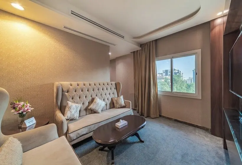 سوییت جونیور, Sunday Red Sea Fountain Alhamra Formerly Vivid Plaza