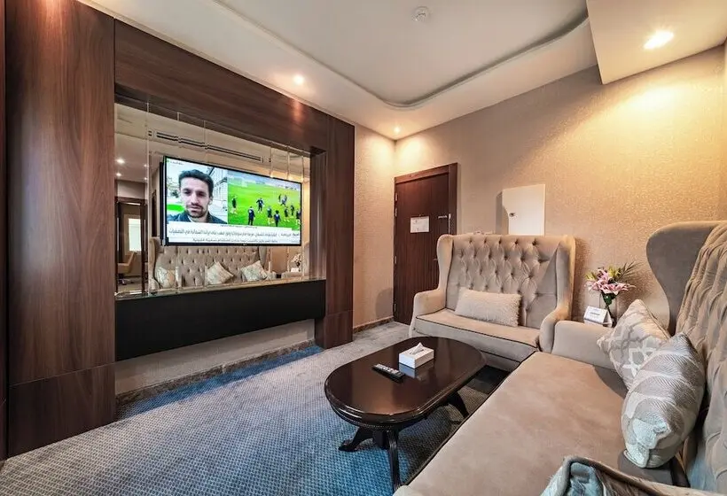 سوییت جونیور, Sunday Red Sea Fountain Alhamra Formerly Vivid Plaza