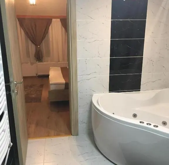 اتاق استاندارد با وان آب گرم, Bed And Breakfast Divanhana