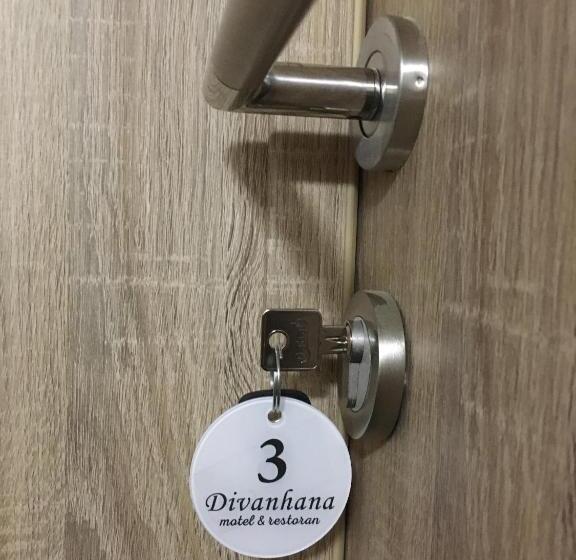 اتاق استاندارد سه نفره, Bed And Breakfast Divanhana