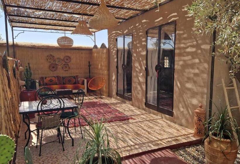 اتاق استاندارد سه نفره, Les Trois Paons