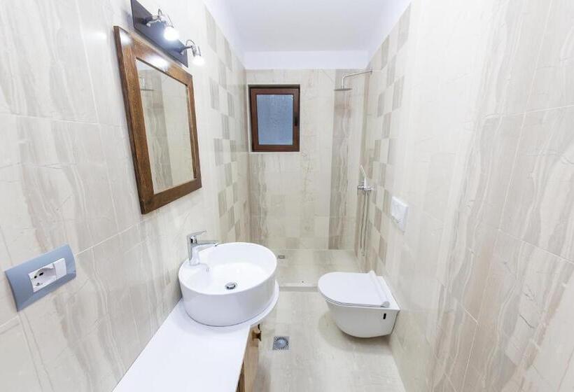 스탠다드 트리플 룸, Onufri