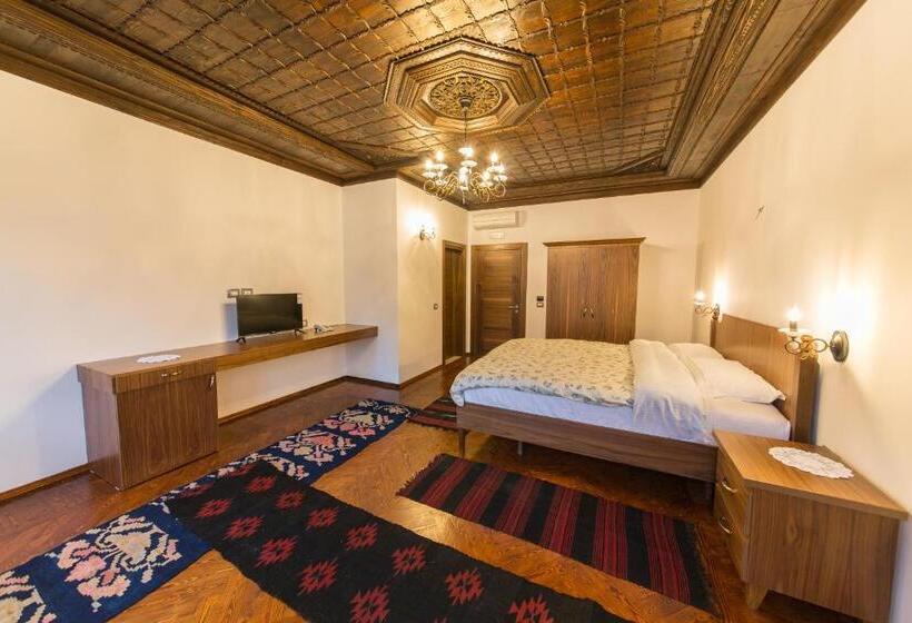 스탠다드 트리플 룸, Onufri