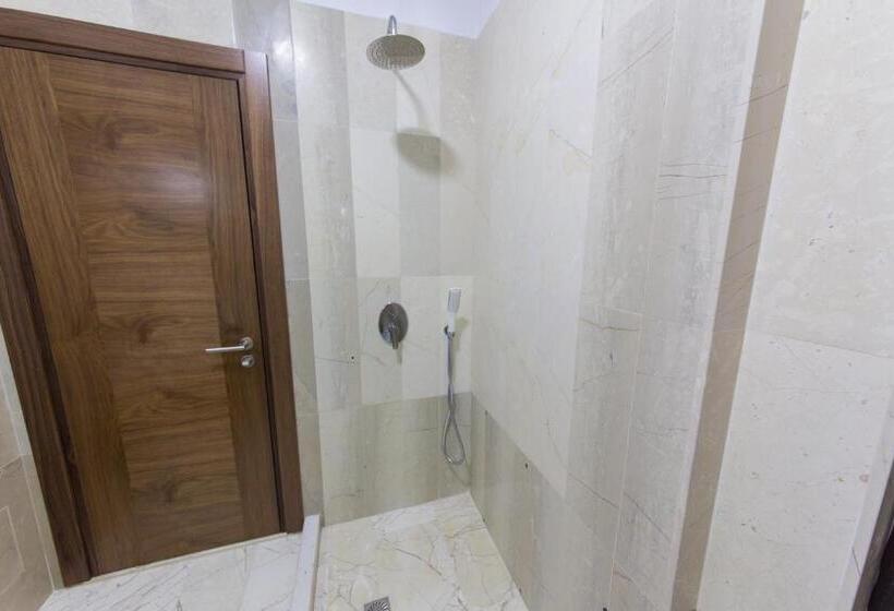 스탠다드 룸, Onufri