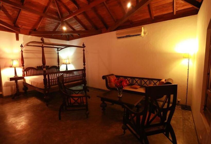 Номер Deluxe Вид на Море с Балконом, Villa Kusum