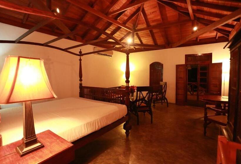 Номер Deluxe Вид на Море с Балконом, Villa Kusum