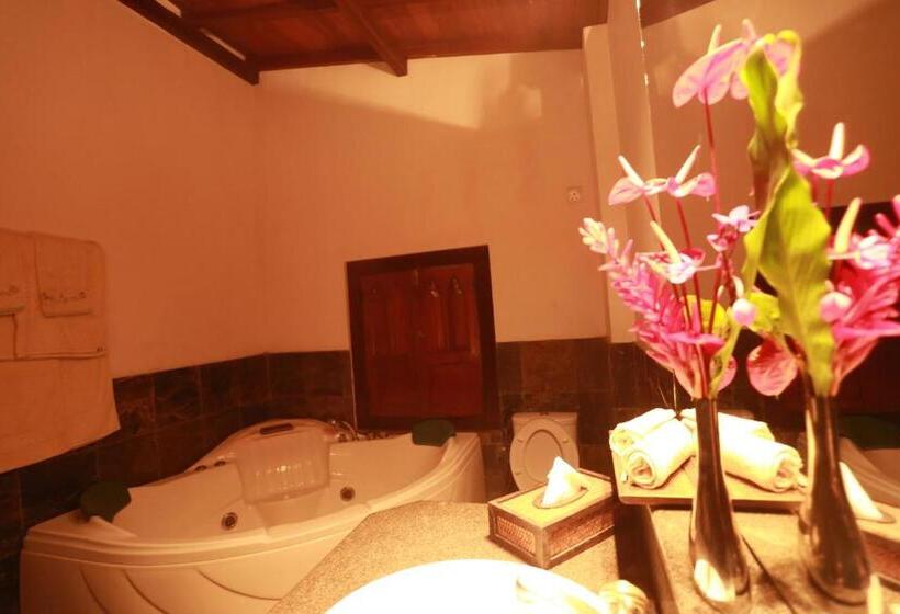 Номер Deluxe Вид на Море с Балконом, Villa Kusum