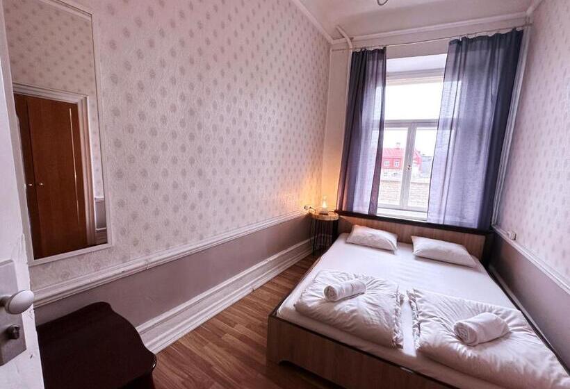 اتاق استاندارد, Imaginary Hostel