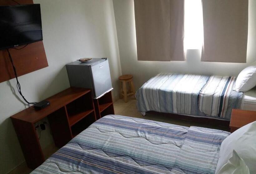 اتاق راحتی سه تخته, Madame Lynch Hotel Asuncion