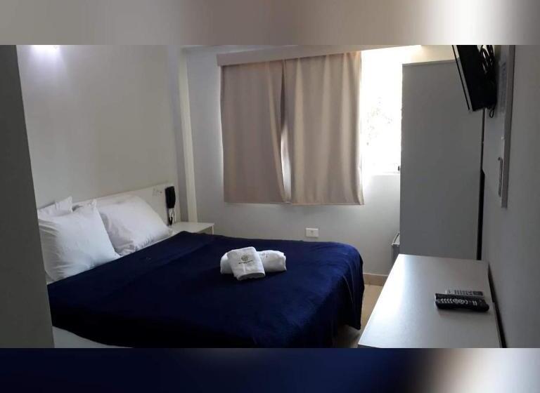 اتاق استاندارد یک نفره, Madame Lynch Hotel Asuncion
