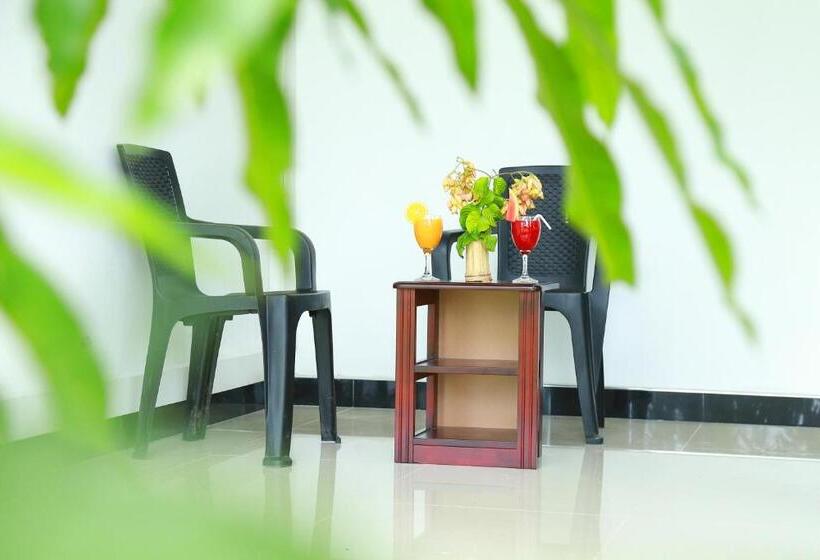 デラックストリプルルーム, Rivonway Hotel Polonnaruwa