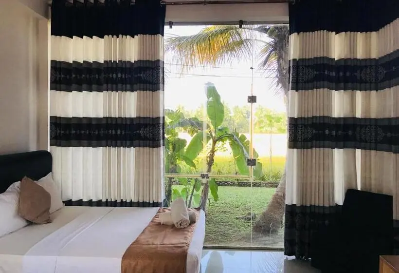 اتاق لوکس چهار تخته, Rivonway Hotel Polonnaruwa