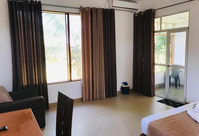 バルコニー付きスタンダードルーム, Rivonway Hotel Polonnaruwa