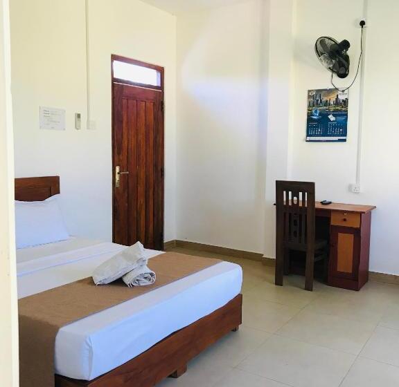 バルコニー付きスタンダードルーム, Rivonway Hotel Polonnaruwa