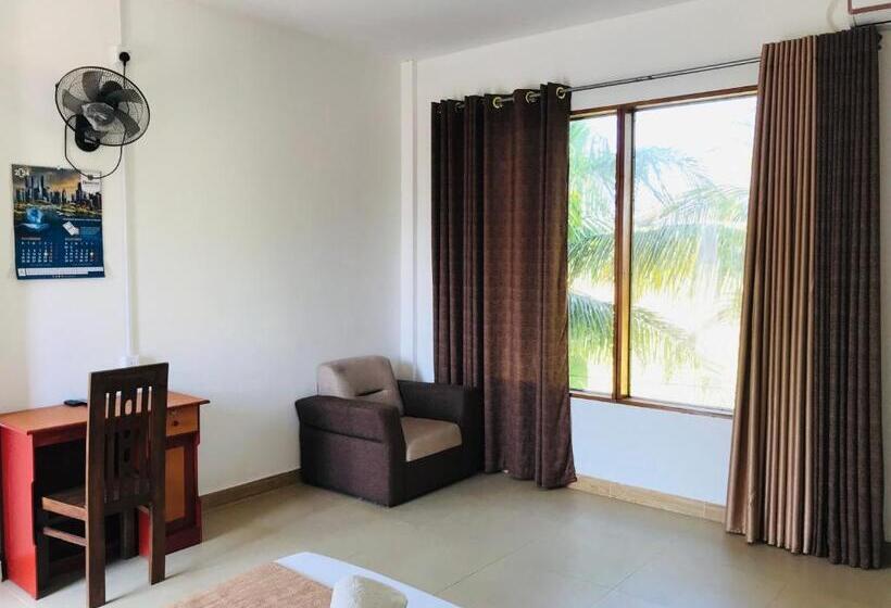 Номер Стандарт с Балконом, Rivonway Hotel Polonnaruwa