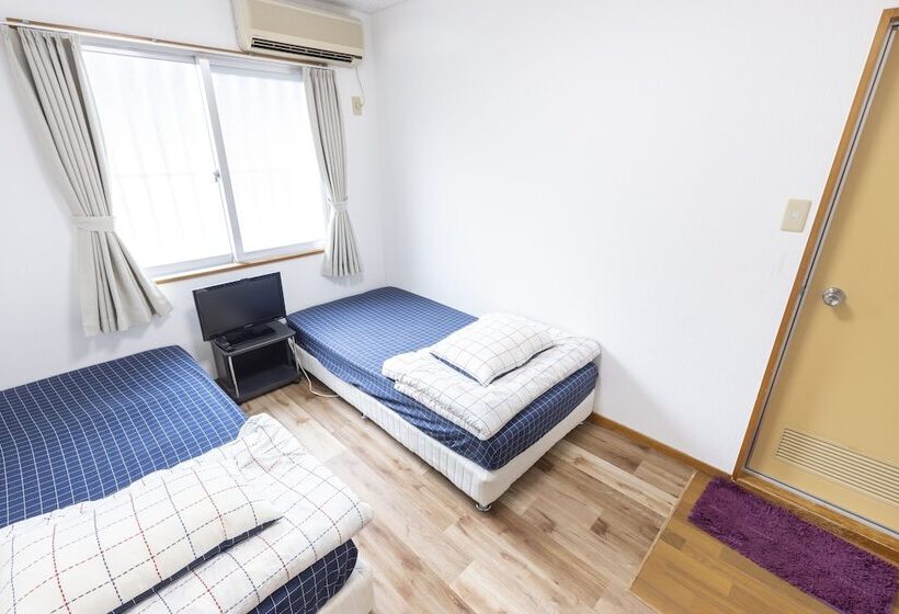 חדר אקונומי, Kamekamehouse