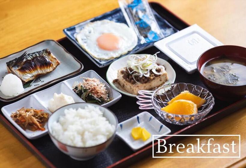 חדר אקונומי, Kamekamehouse