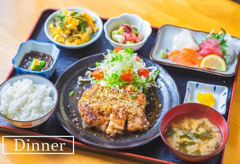 חדר משפחתי, Kamekamehouse