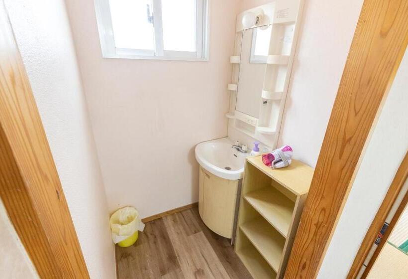 חדר משפחתי, Kamekamehouse