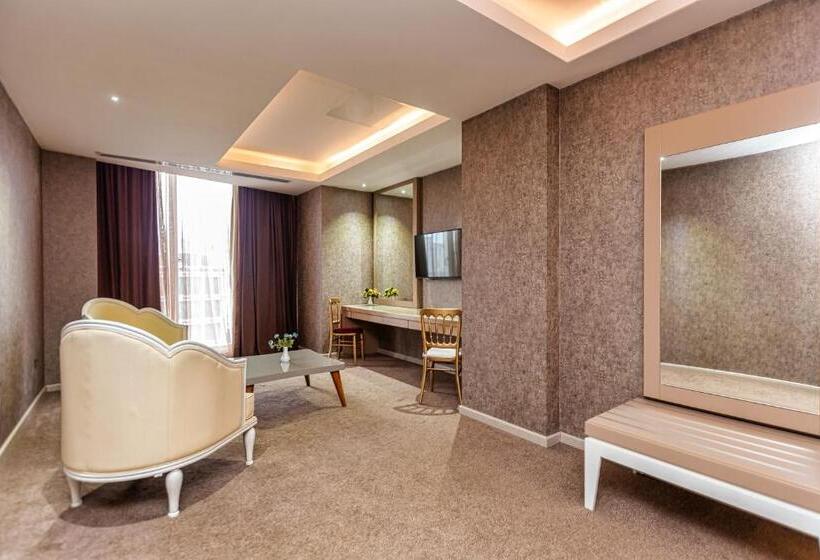 سوییت, Sky Hotel Baku