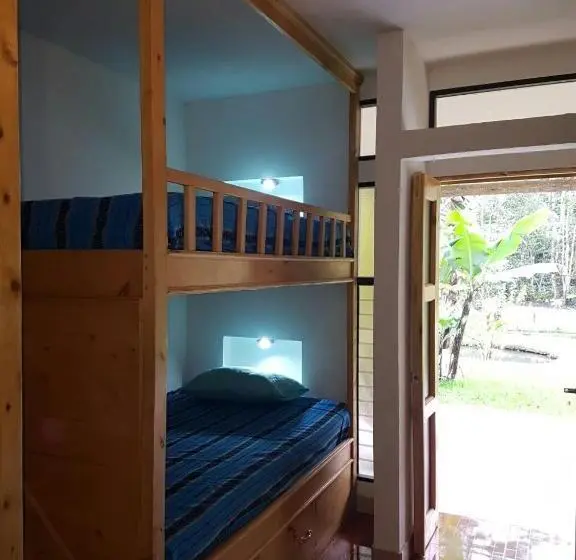 تختخواب در اتاق مشترک, Paraíso San José