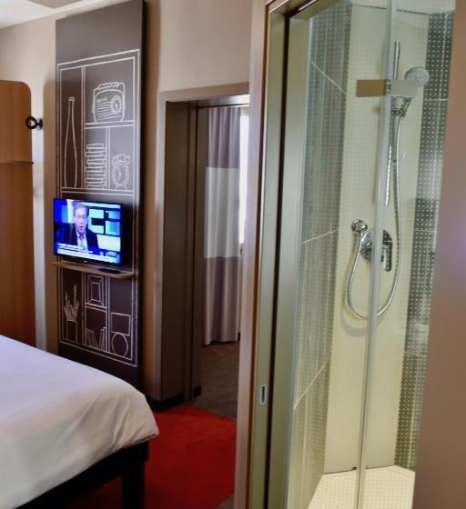 اتاق سوپریور سه تخته, Ibis Sfax