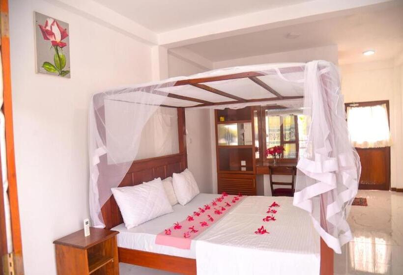 غرفة قياسية, Nadee