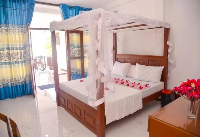 Chambre Standard, Nadee