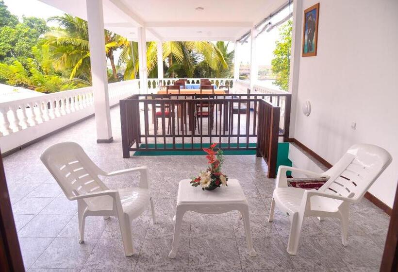 غرفة قياسية, Nadee