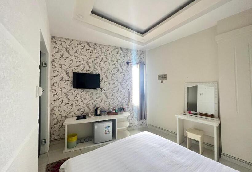 اتاق لوکس با تخت بزرگ, Vạn Lộc