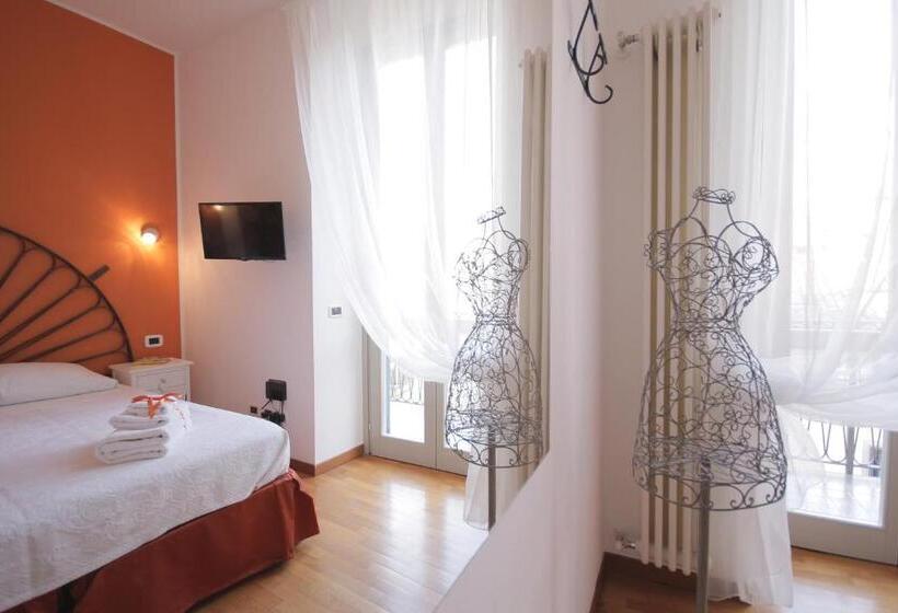 اتاق استاندارد با سرویس بهداشتی مشترک, Bergamo Sottosopra