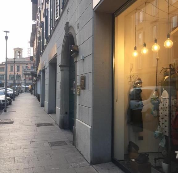 اتاق استاندارد با سرویس بهداشتی مشترک, Bergamo Sottosopra