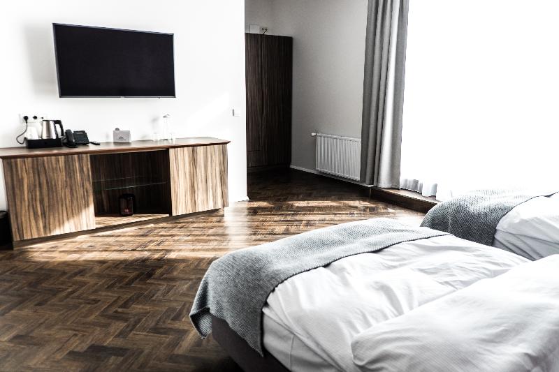 اتاق سوپریور, Vesturland