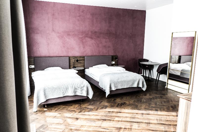 اتاق سوپریور, Vesturland